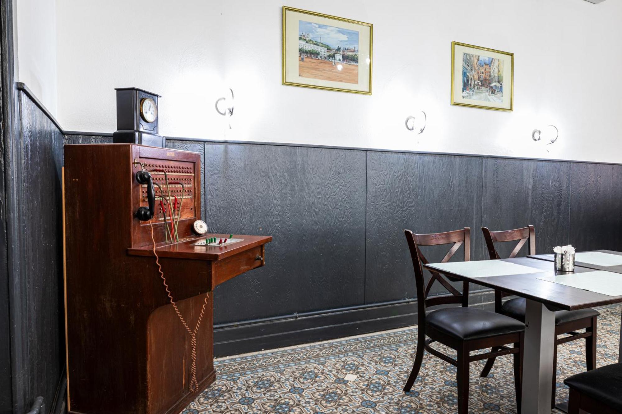 ליון Hotel Du Dauphine מראה חיצוני תמונה