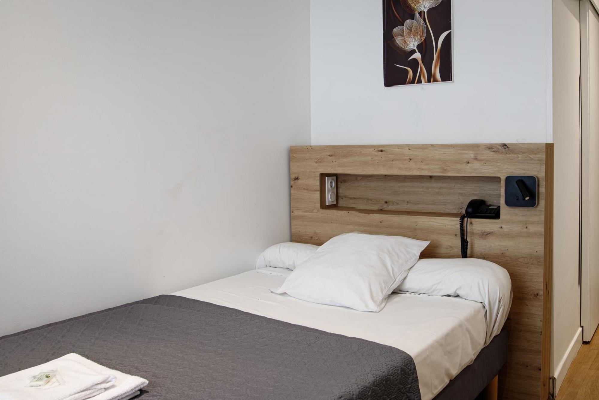 ליון Hotel Du Dauphine מראה חיצוני תמונה
