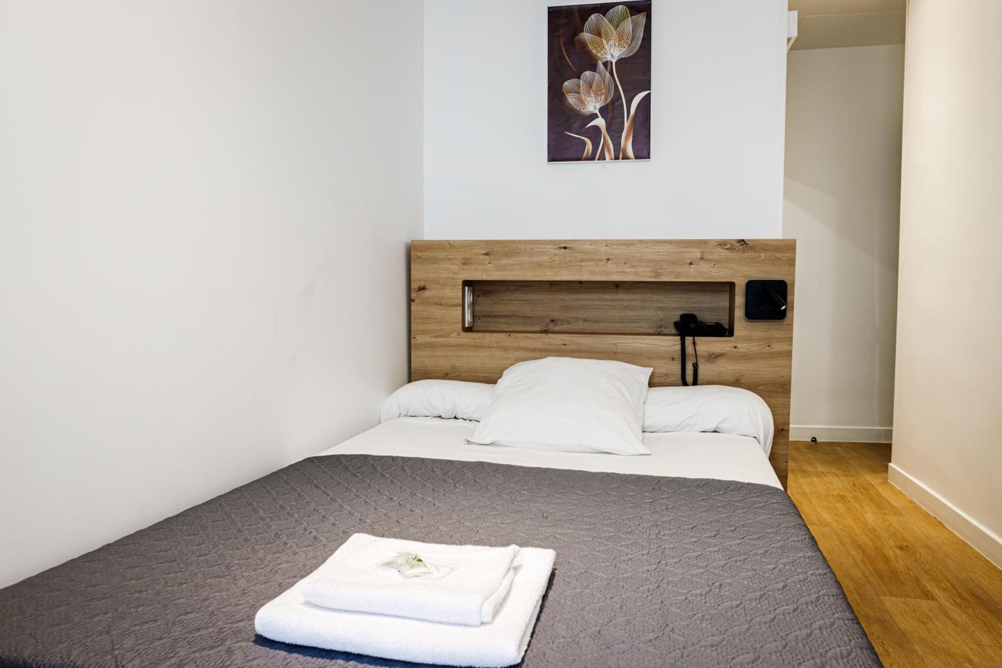 ליון Hotel Du Dauphine מראה חיצוני תמונה
