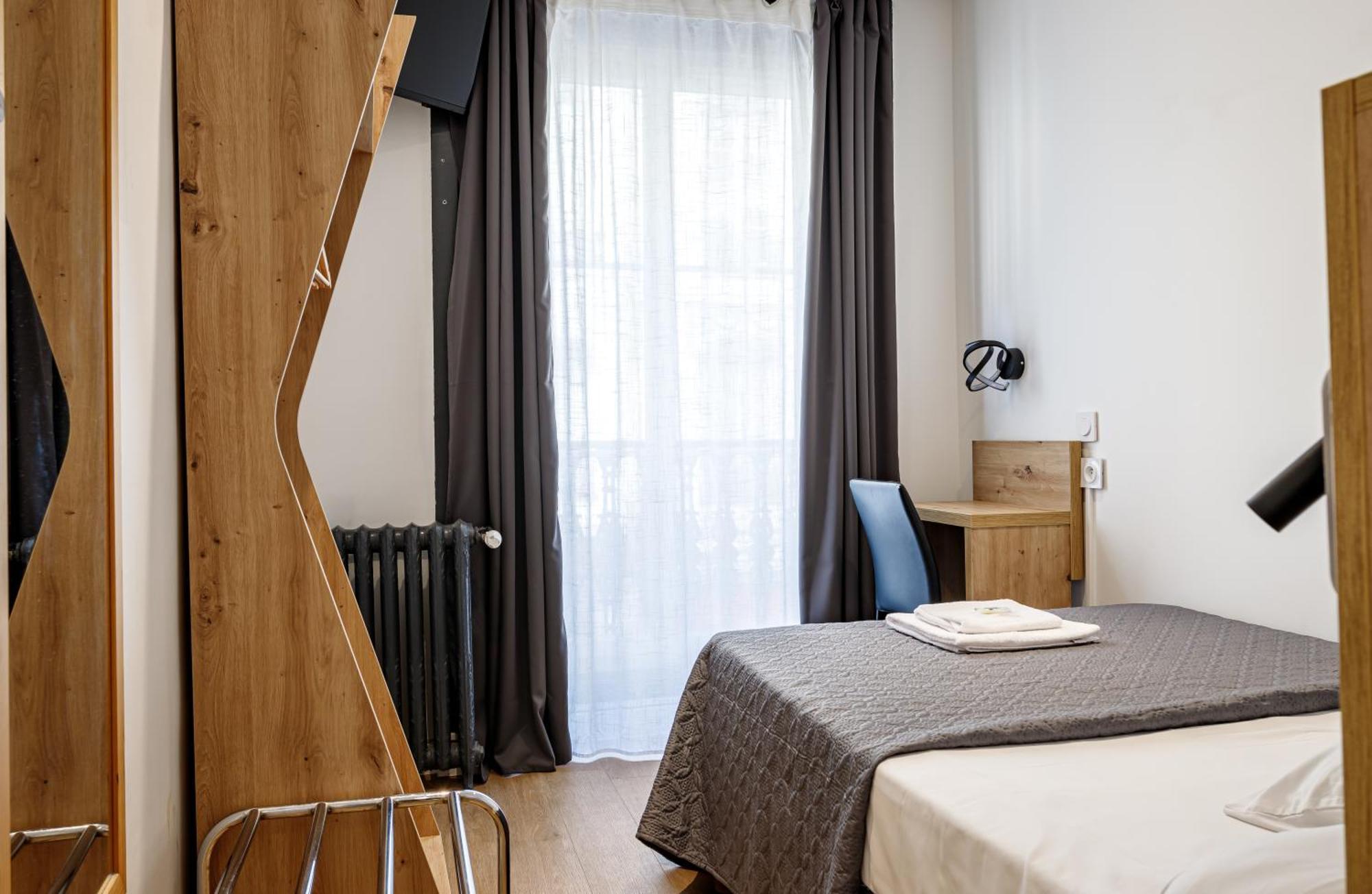 ליון Hotel Du Dauphine מראה חיצוני תמונה