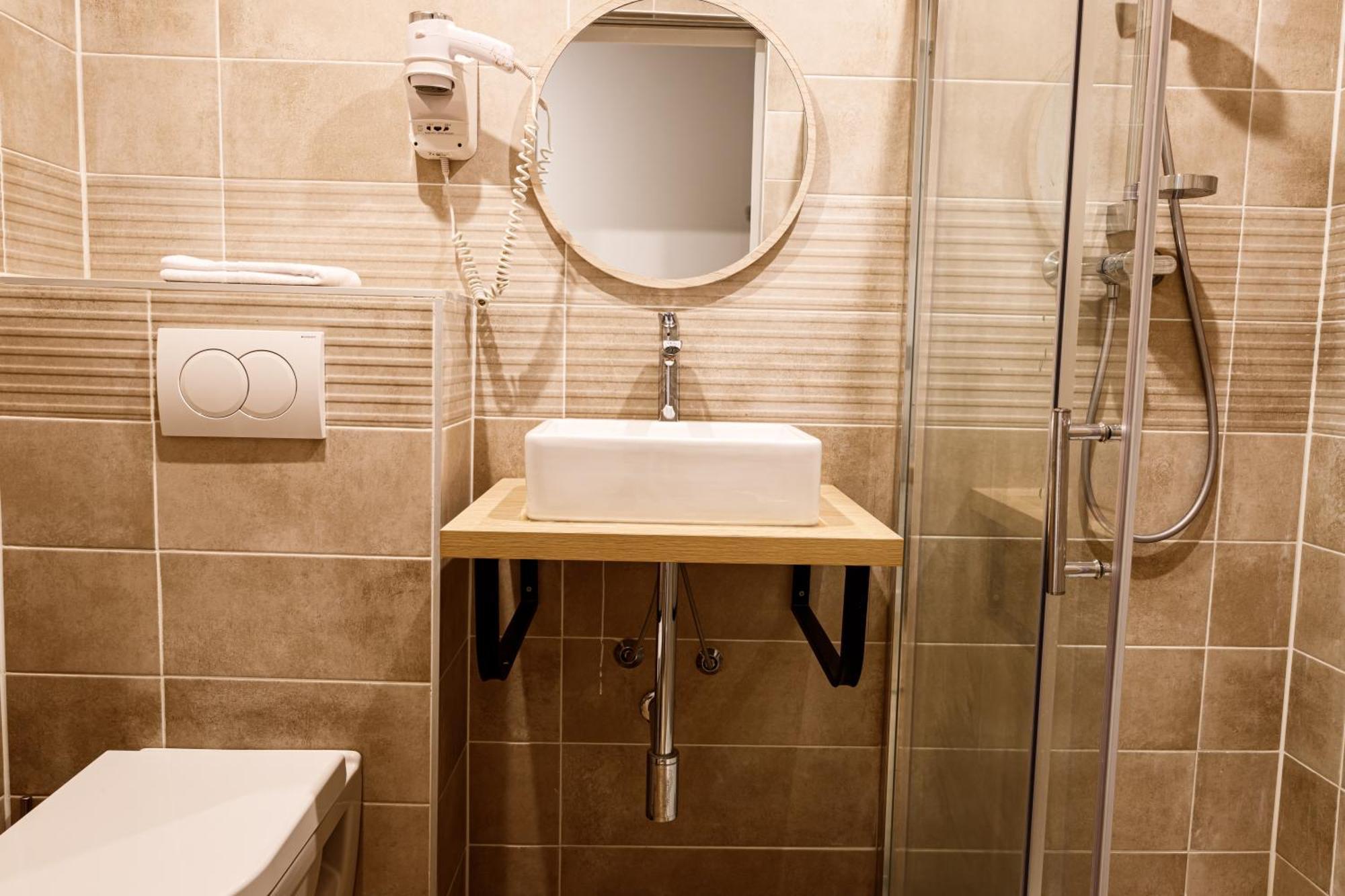 ליון Hotel Du Dauphine מראה חיצוני תמונה