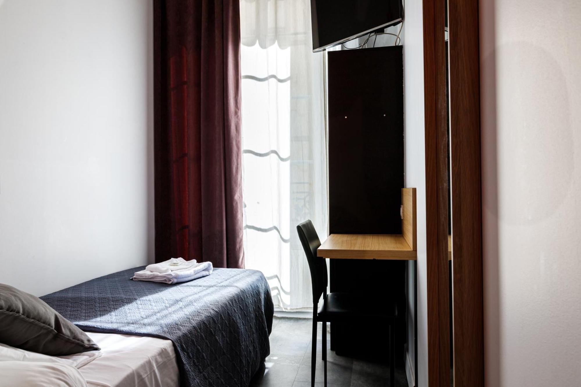 ליון Hotel Du Dauphine מראה חיצוני תמונה